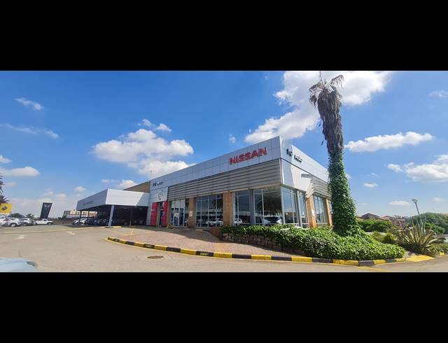 3,999M² SHOWROOM FOR SALE IN BENONI CENTRAL